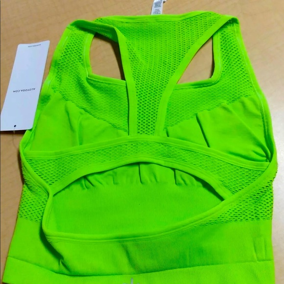 NWT! ALO Yoga! Glow stick Green Sports Bra S - Picture 3 of 4